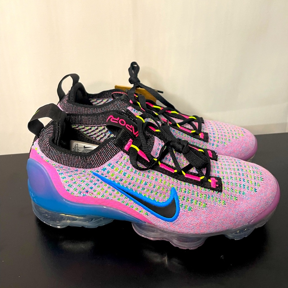 Nike Air VaporMax 2021 Flyknit Next Nature
- Size 5.5 women’s